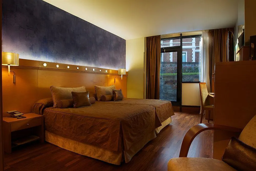 Sansi Pedralbes Hotel Barcelona 4*,